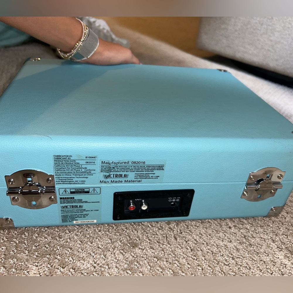 Portable Blue Turntable Case - Picture 3 of 5